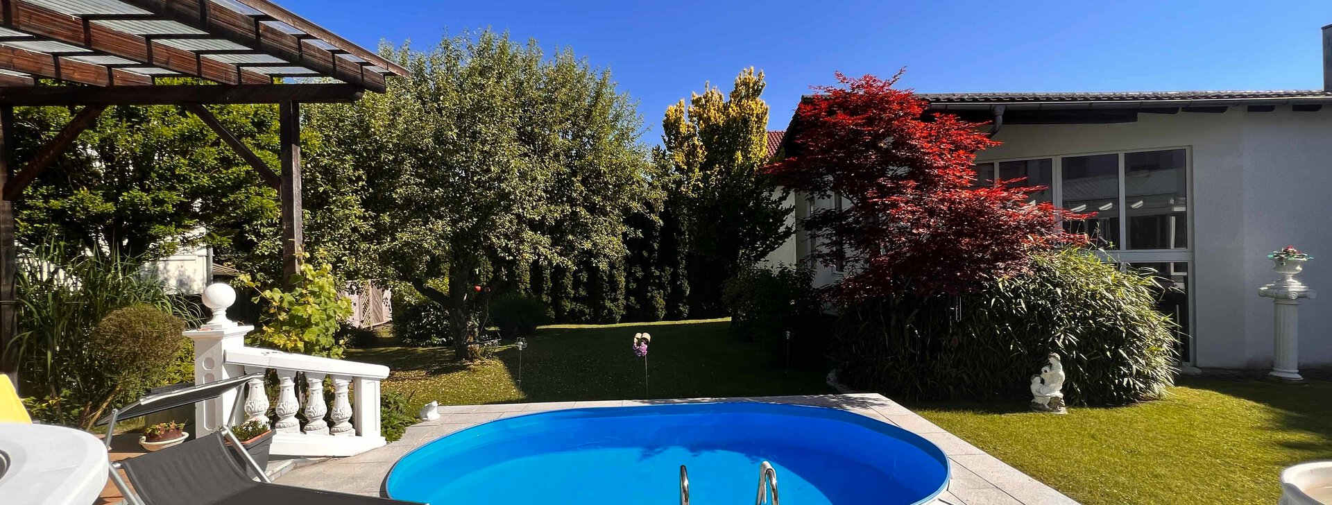 Pool, Mehrfamilienhaus mit Halle kaufen, Großes Grundstück, Niederbayern, Eggenfelden | © HausBauHaus GmbH