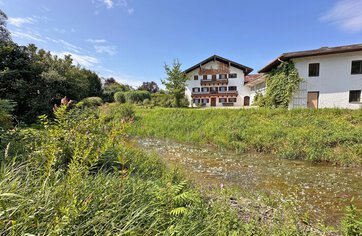 Anwesen mit Gewerbehalle, Immobilie kaufen, Kirchanschöring  | © HausBauHaus GmbH 